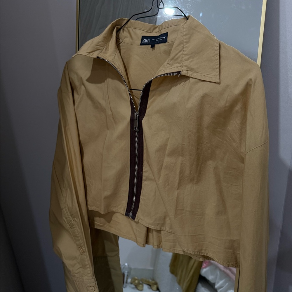 Zara Beige Cropped Jacket with Zipper